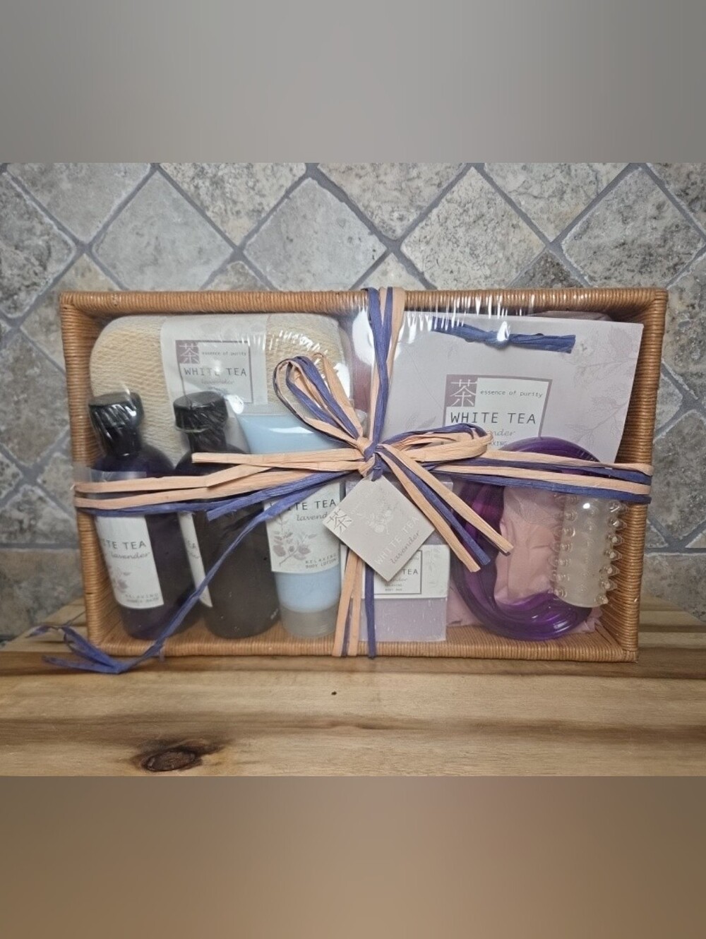 Essence Of Purity Lavender Gift Set Bath Bubble Bath Shower Gel Lotion Soap